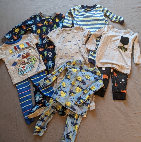 Lot of Boy Clothes Sz 2T - Picture 4 of 7